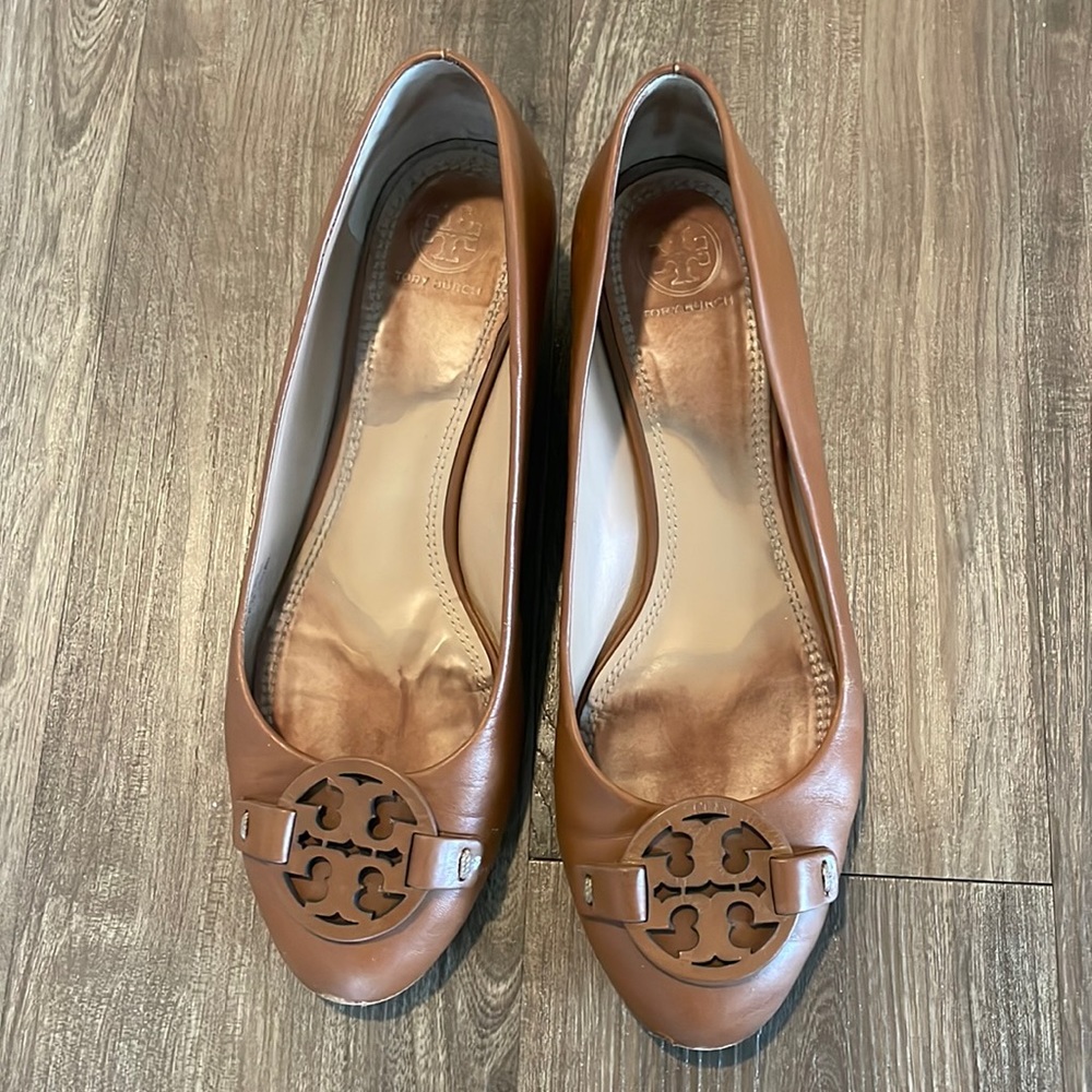 Tory Burch low wedge size 9 caramel color